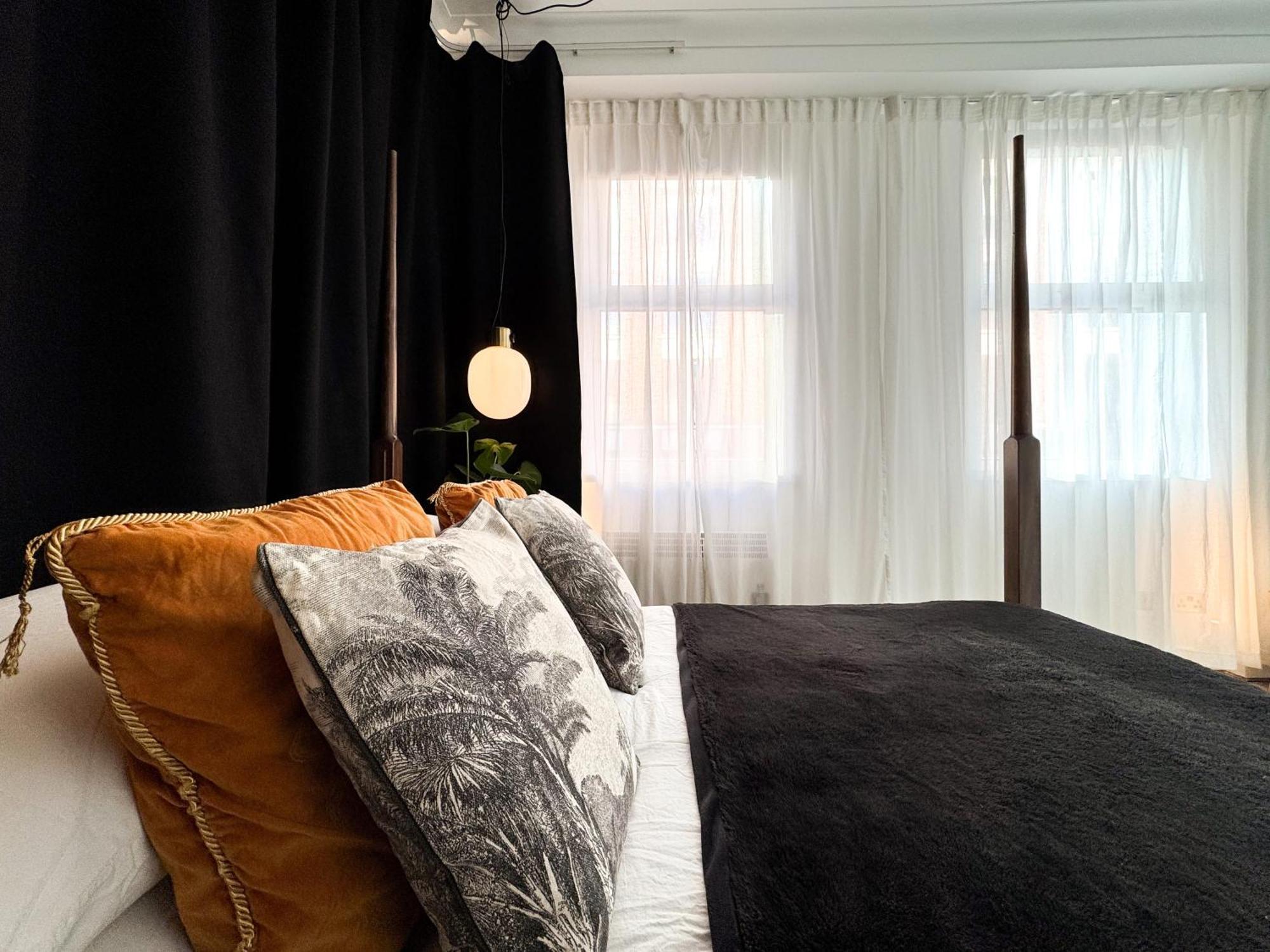 Appartement Tranquil Oasis W 100Inch Cinema & Hammock, By The Design Traveller à Londres Extérieur photo
